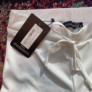 brand new pretty little thing white pants